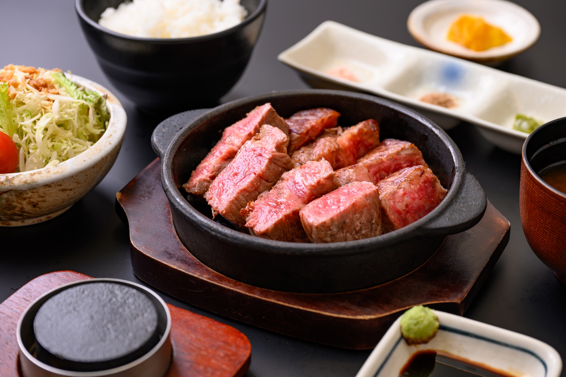 伊勢市駅周辺で美味しいおすすめサーロインステーキ定食
