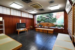豚捨若柳ロビー