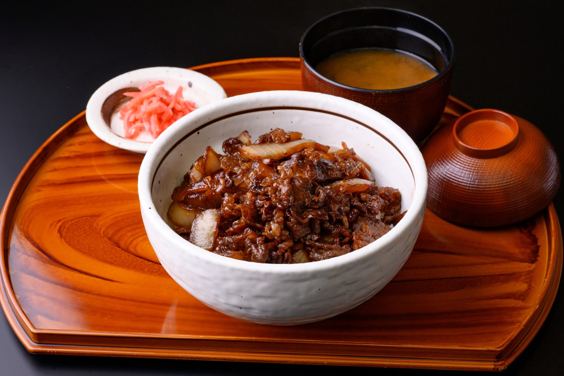 牛肉料理の人気ランチは伊勢神宮外宮前の豚捨がおすすめ