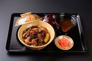 豚捨の牛丼