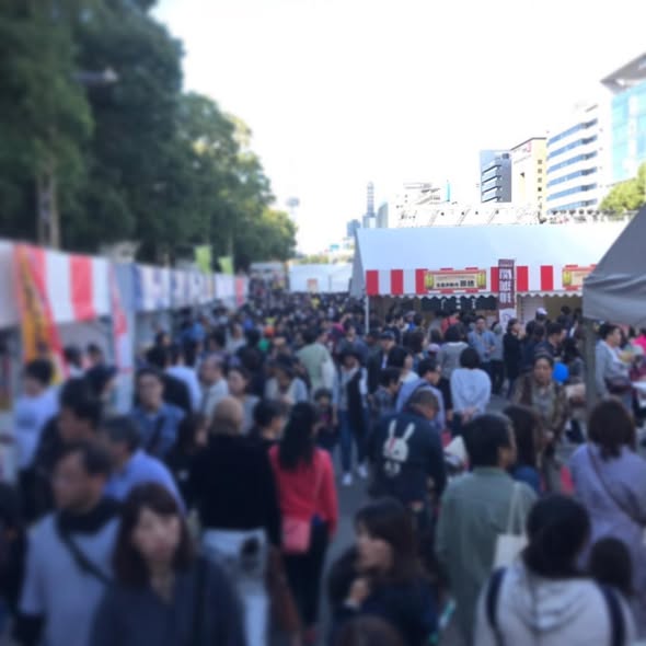 名古屋市のイベント！東海テレビ「ふるさとイッチー祭り」に参加する名産伊勢肉 豚捨の行列