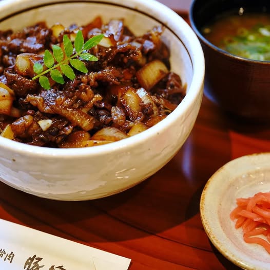 夏季限定の「山椒牛丼」は明日10/8(月)まで！