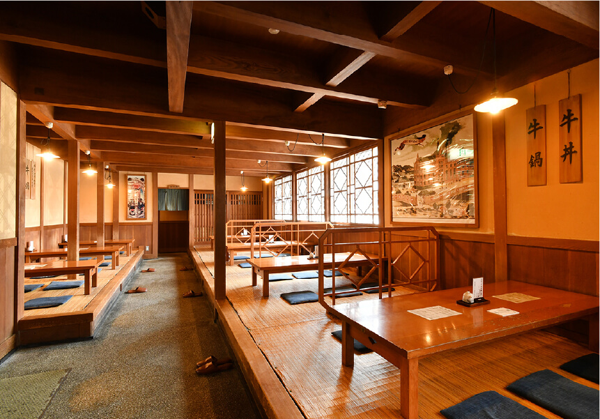 おかげ横丁 豚捨 店内